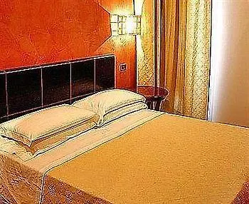 Carmine Hotel